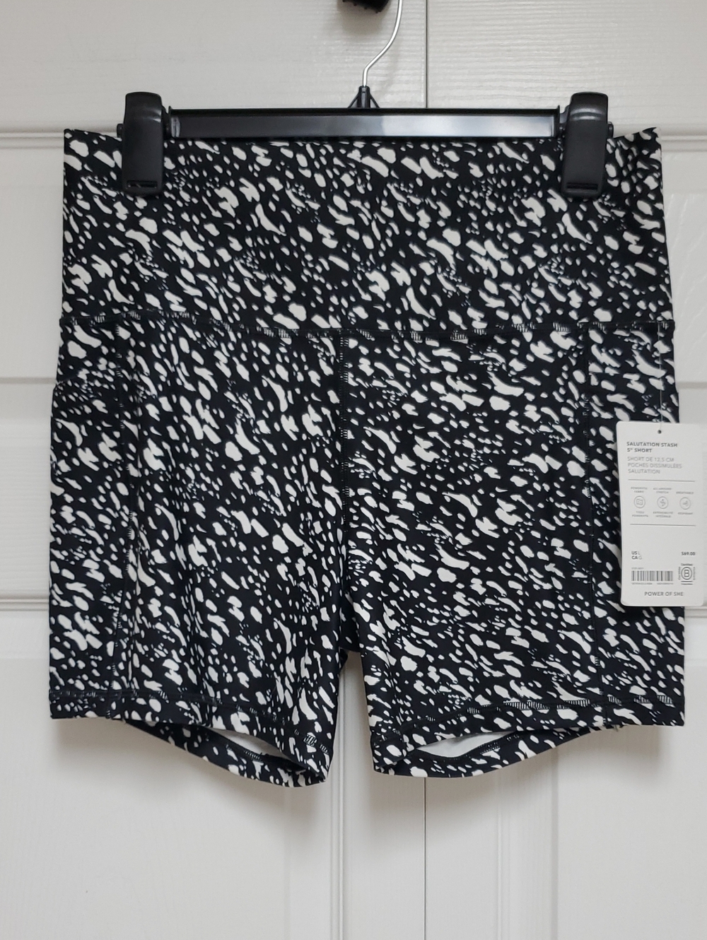 Athleta Salutation Stash Highrise 5" Shorts